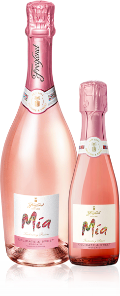 Mia Sparkling Moscato Rosé bottle
